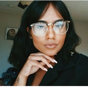 Meet your Posher, Carrie